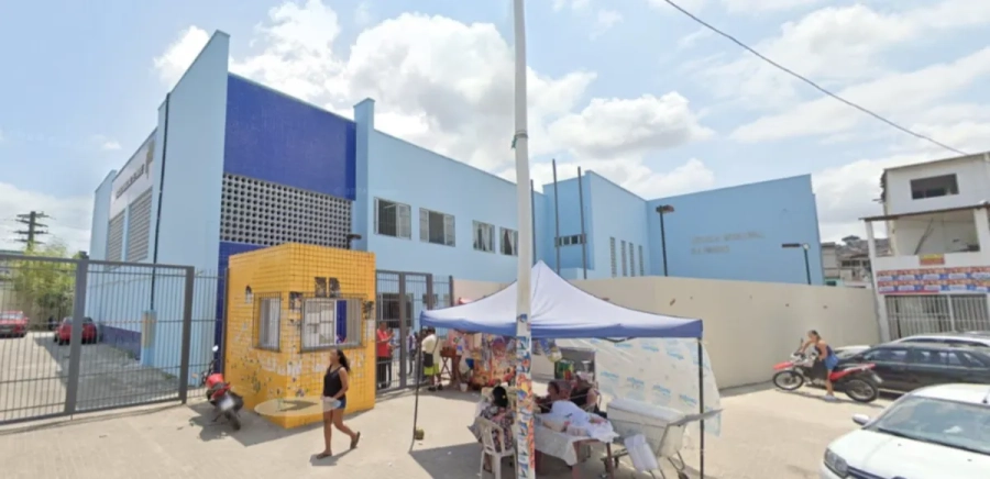 Mulher é presa ao tentar invadir escola em Salvador para ameaçar vice-diretora