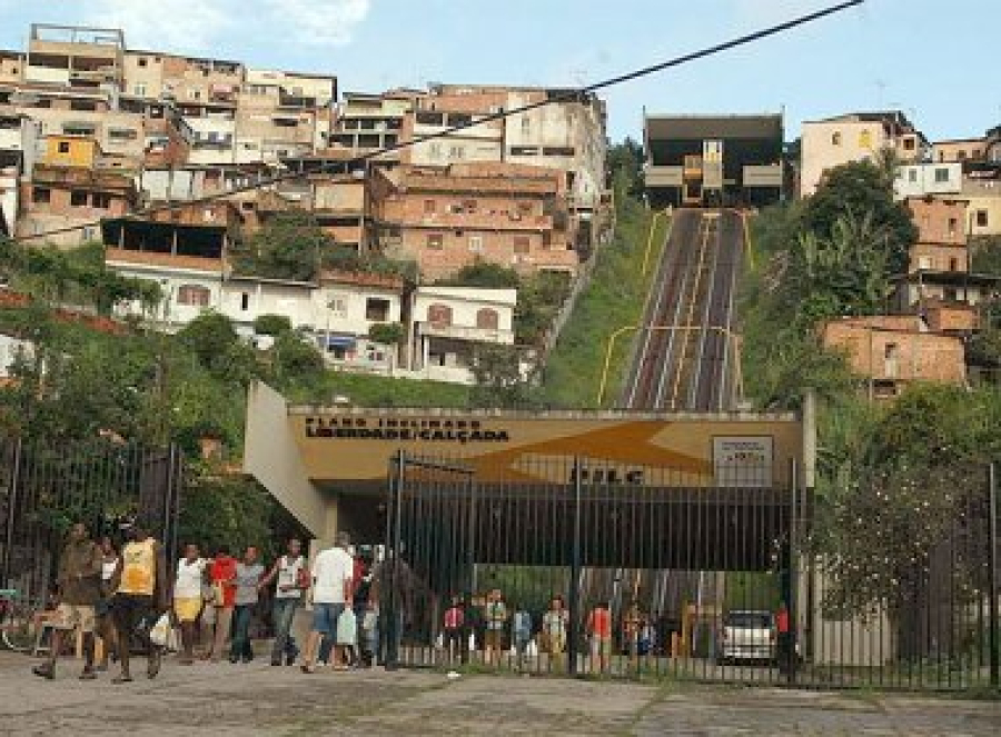 Plano Inclinado Liberdade–Calçada é fechado por 45 dias e população sofre com impacto no transporte