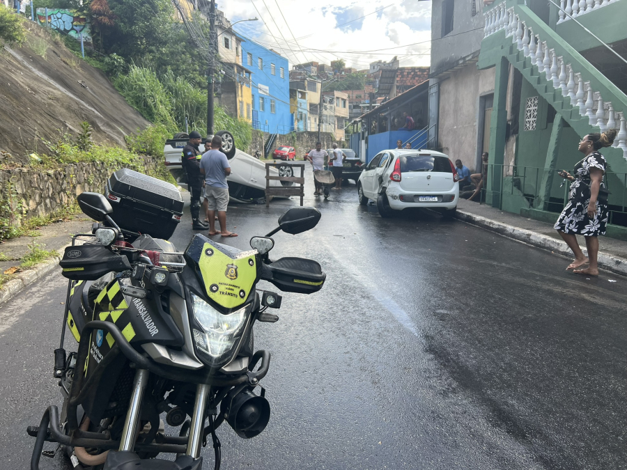 ACIDENTE NO SUBÚRBIO EXPÕE DEMORA NO ATENDIMENTO E LEVANTA QUESTIONAMENTOS SOBRE SERVIÇO PÚBLICO
